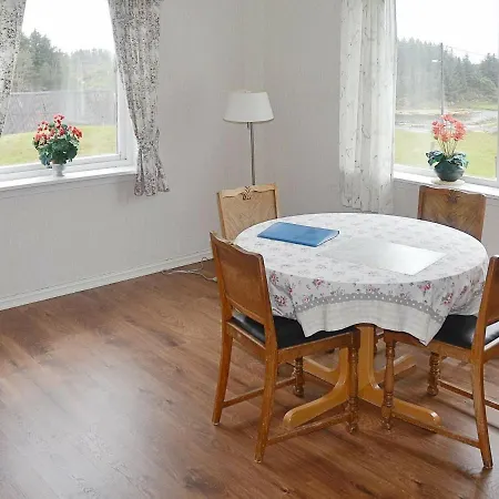 Holiday Bakkasund Holiday home *